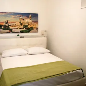 Schiavuzzo 38 , Palermo Italia